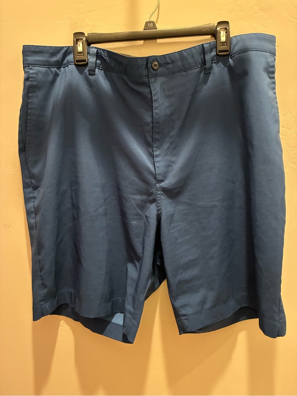 Hogan Men's Classic Navy Flat-Front Shorts size 44